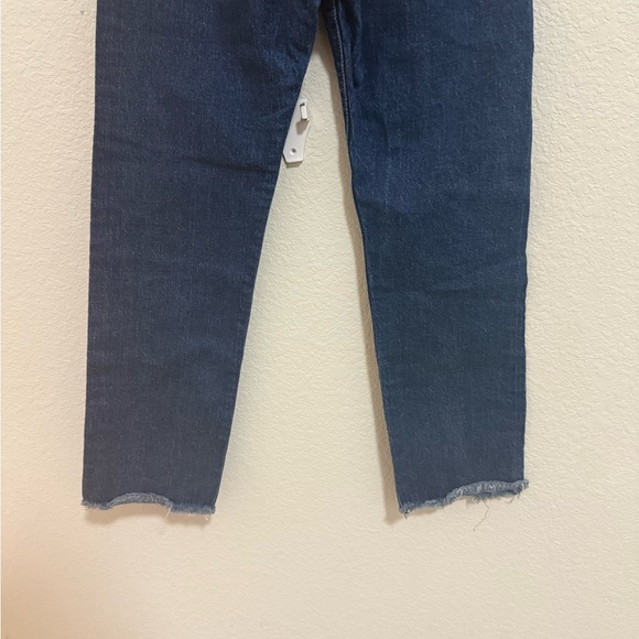 Levi's Wedgie Straight Leg 25 Jeans High Rise Premium Stretch Denim Frayed Hem - Picture 7 of 11